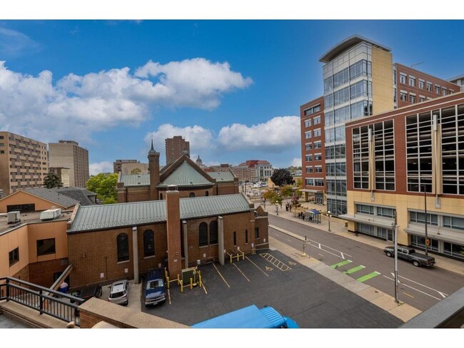 Building Photo - 78 10th St E