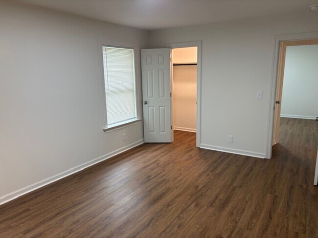 Building Photo - 2104 Split Rail Rd