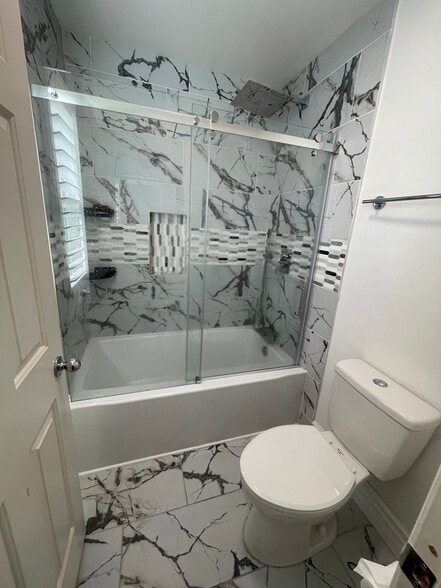 Bathroom No. 2 - 12227 Wembley Ct