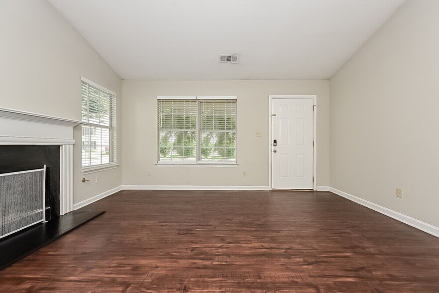 Building Photo - 68 Hampton Oaks Dr