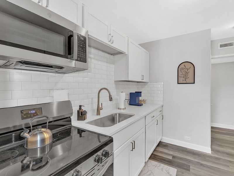 Building Photo - 7 Division St