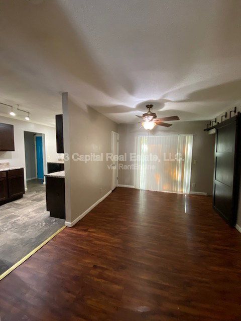 Building Photo - 215 Dogwood Ln