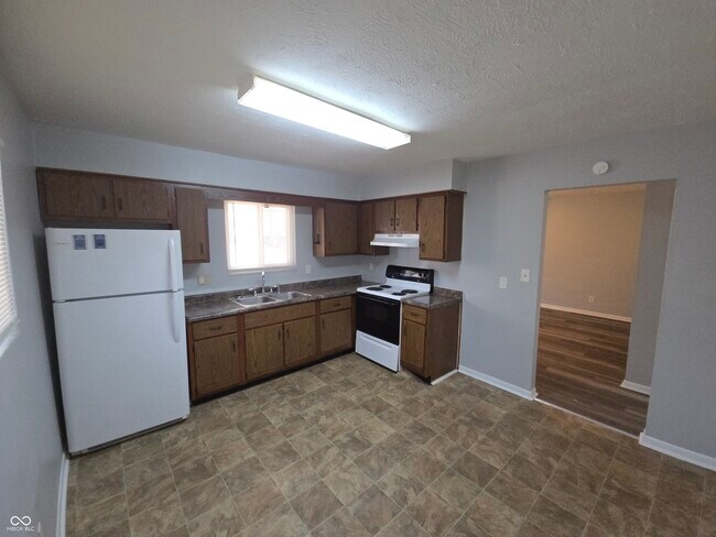 Building Photo - 1256 N Ridgeview Dr