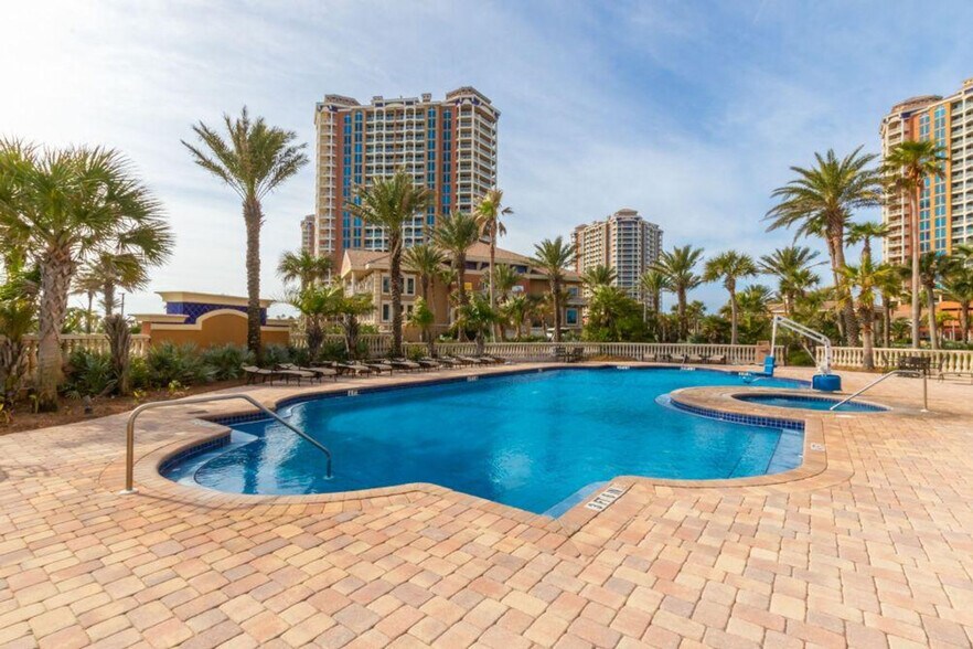 Building Photo - 2 Portofino Dr