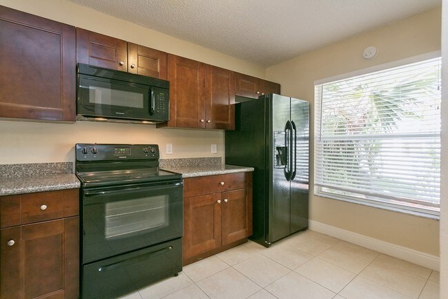 Building Photo - 265 Palmetto Ct