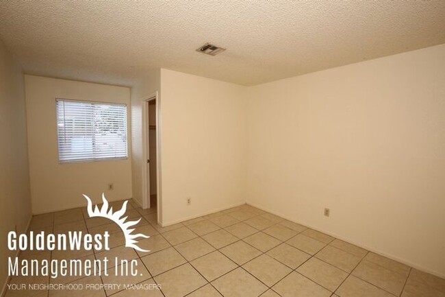 Building Photo - Charming 2Bdm 2Ba Condo in Las Vegas - MI ...