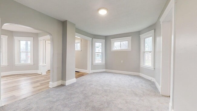 Building Photo - Lorain/W.73 neighborhood, updated 3 bed/1 bath single family house.