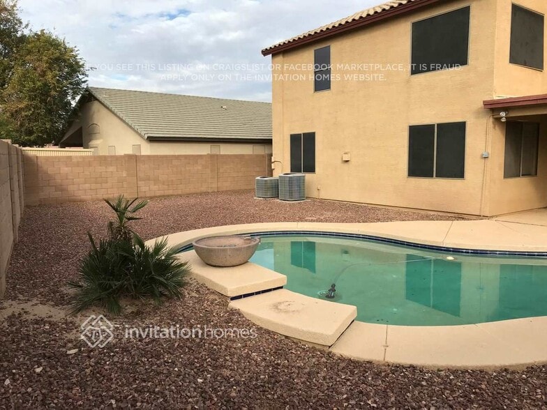 Building Photo - 16647 W Garfield St