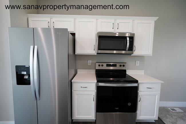 Building Photo - 3-Bedroom Home – Stylish, Spacious & Ready...