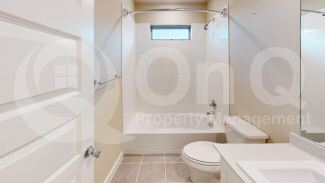 Building Photo - 714 Melody Hl Dr