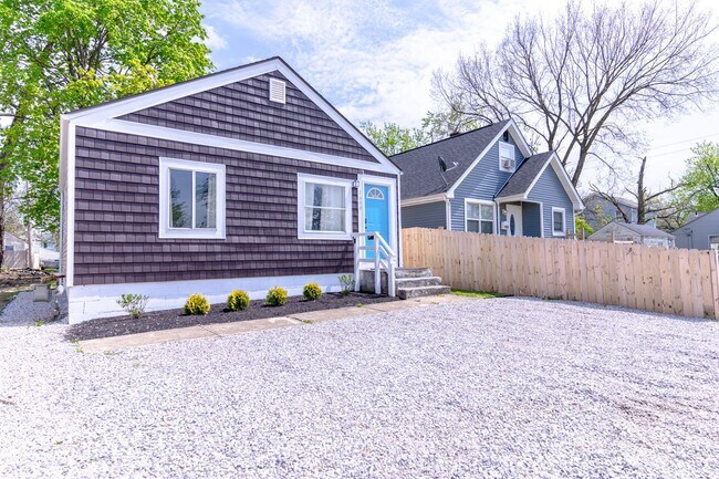 Building Photo - [STR] Fairgrounds Flat Located across Fairgrounds - Fully Furnished 2-Bedroom Home Near Downtown ...