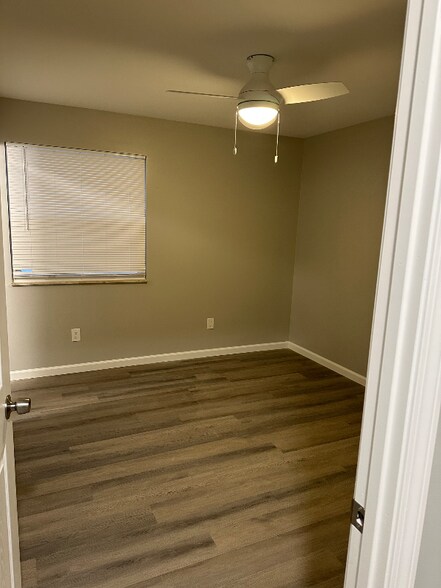 Building Photo - 139 Raintree Rd