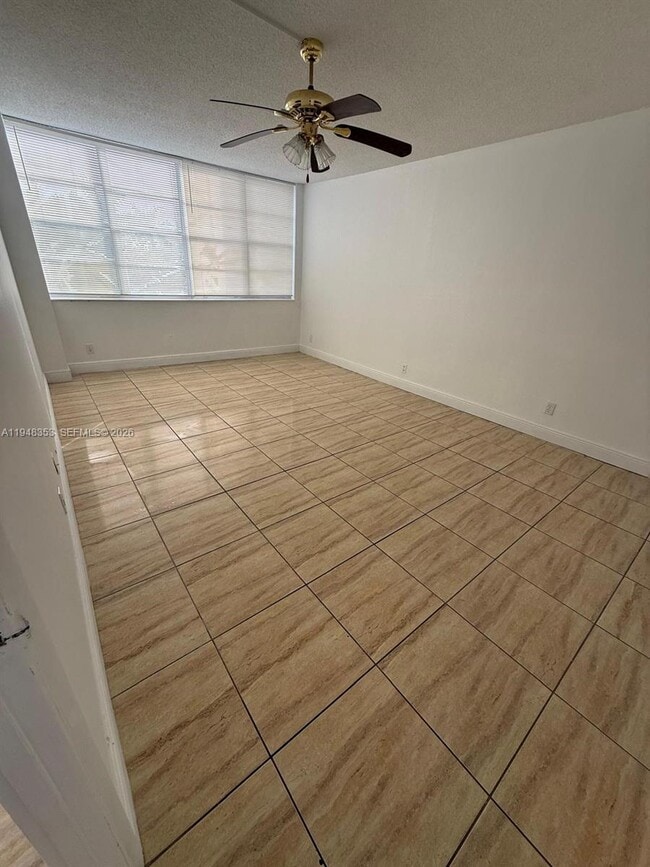 Building Photo - 2025 NE 164th St