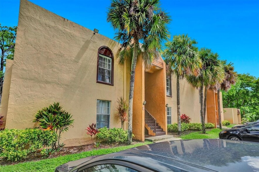 Building Photo - 4211 NW 19th St