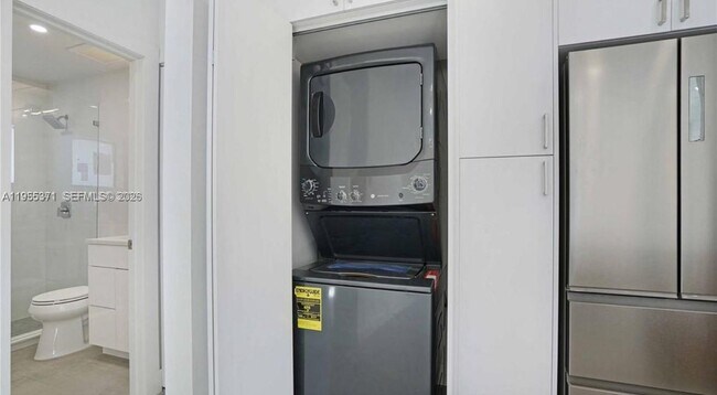 Building Photo - 1119 W Las Olas Blvd