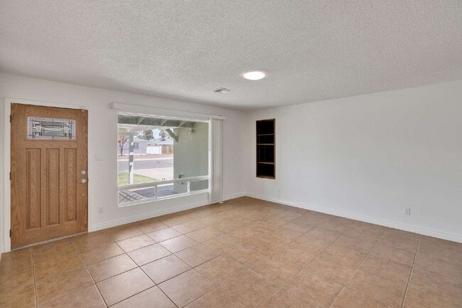 Building Photo - Charming South Scottsdale Ranch  home new ...