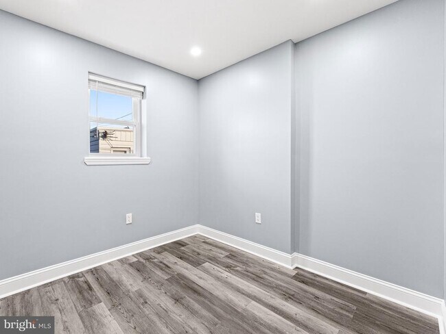 Building Photo - 2075 Bellmore St