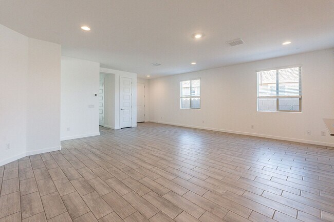 Building Photo - Modern Elegance in the Heart of Asante – L...