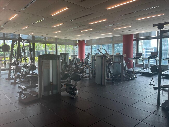 Building Photo - 1080 Brickell Ave