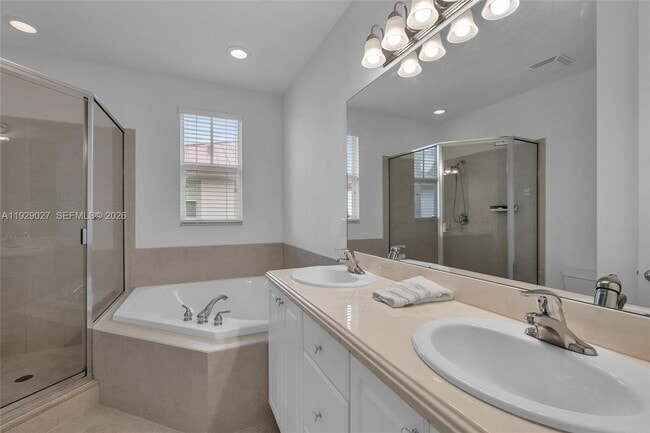 Building Photo - 4088 W Palm Aire Dr