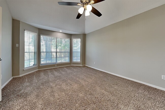 Building Photo - 30915 Trinket Dr