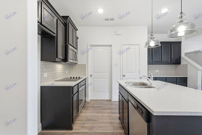 Building Photo - 3100 Trina St