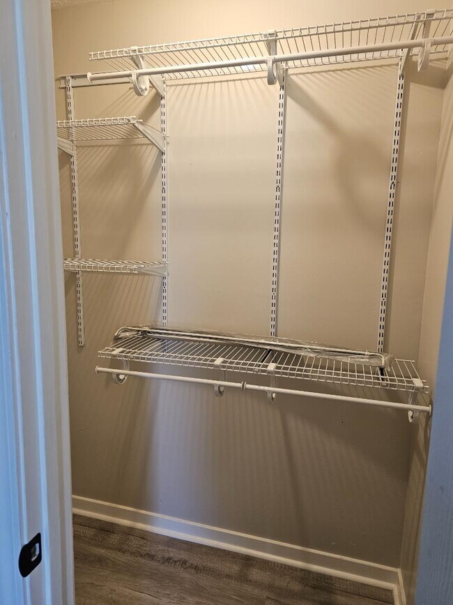 Building Photo - 119 Cedar Spring Cir