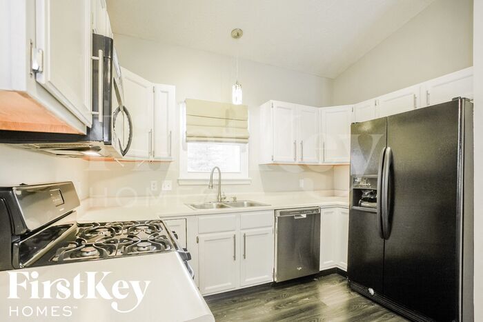 Building Photo - 6560 Springview Dr