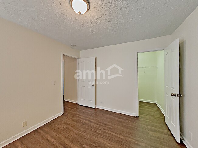 Building Photo - 511 Whitewater Ln