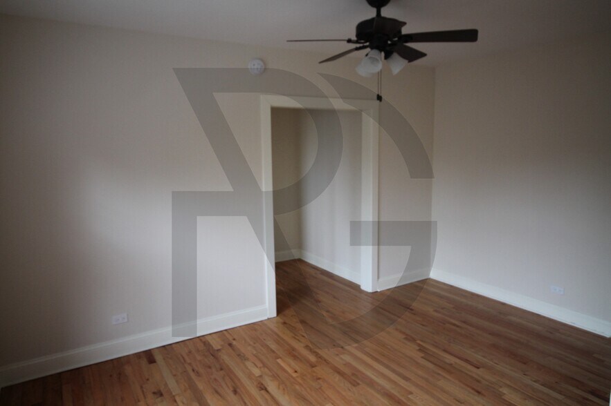 Building Photo - 618 W Patterson Ave