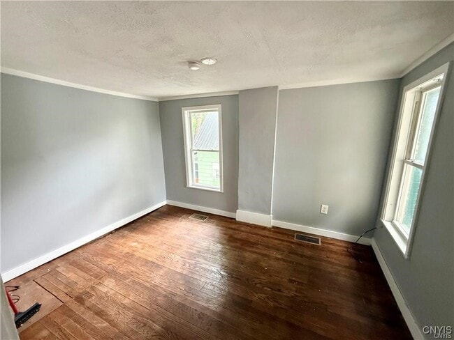 Building Photo - 732 Leray St