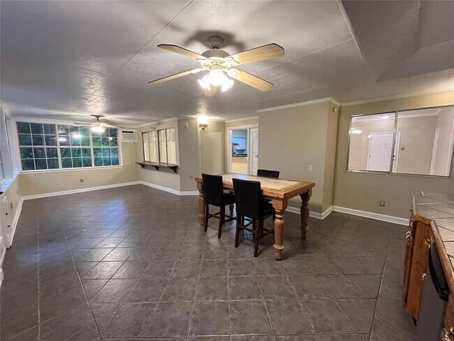 Building Photo - 13406 Briar Hollow Dr