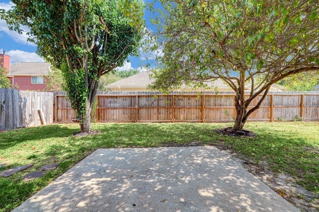 Building Photo - 6834 Silver Shores Ln