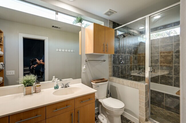 Building Photo - 1214 Urban Lofts Dr