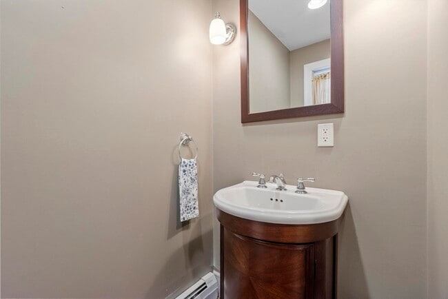 Building Photo - 54 Broadway Ave