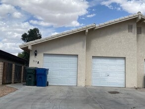 Building Photo - *DONT MISS OUT ON THIS GREAT MOVE IN SPECI...