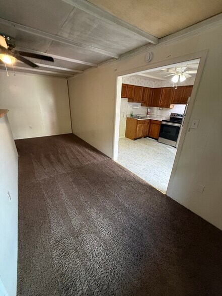 Building Photo - 602 Hillside Ave