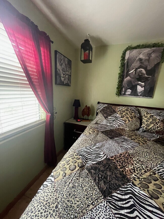 Building Photo - 4350 N Agua Fria Dr