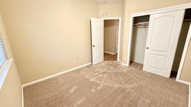 Building Photo - $2,350 Herndon & Willow, 3 Bedroom Home - N. Helm Ave, Clovis