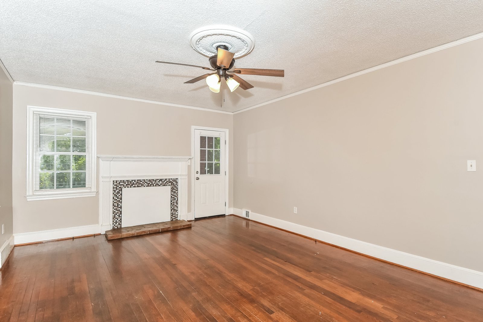 Building Photo - 123 Hendrix St