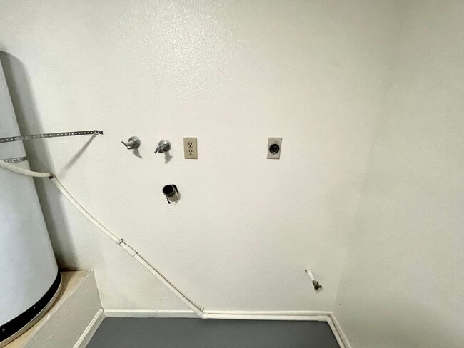 Building Photo - Newly Remodeled 3 Bedroom Home off of Hancock Rd!