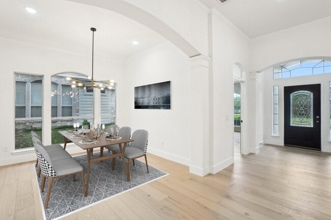 Building Photo - 3005 Hartford Ct