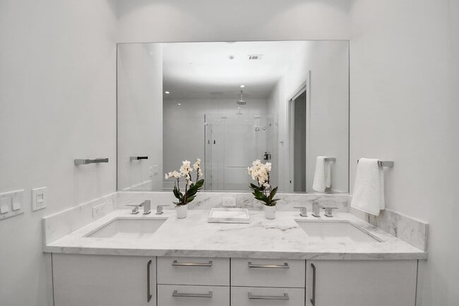 Building Photo - 4521 San Felipe St