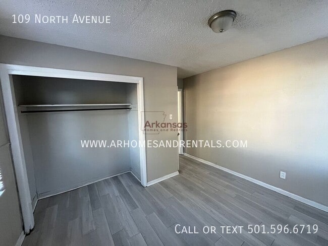 Building Photo - 109 North Ave