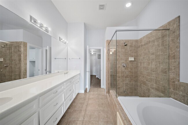 Building Photo - 2710 Hullsmith Dr