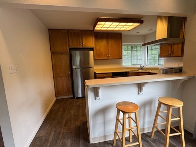 Building Photo - Two bedroom country charmer close to Occidental $2800.00