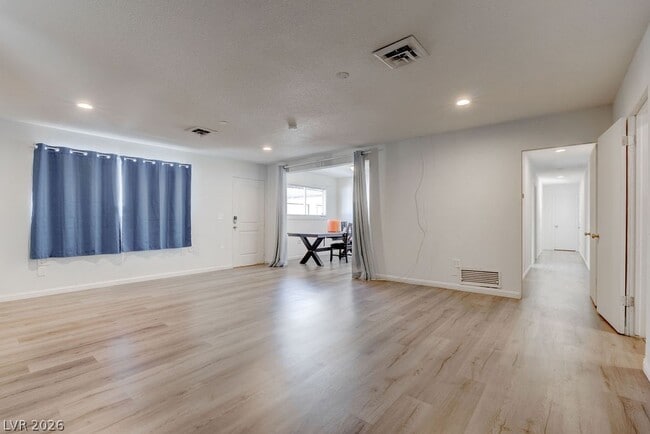 Building Photo - 1489 Santa Anita Dr