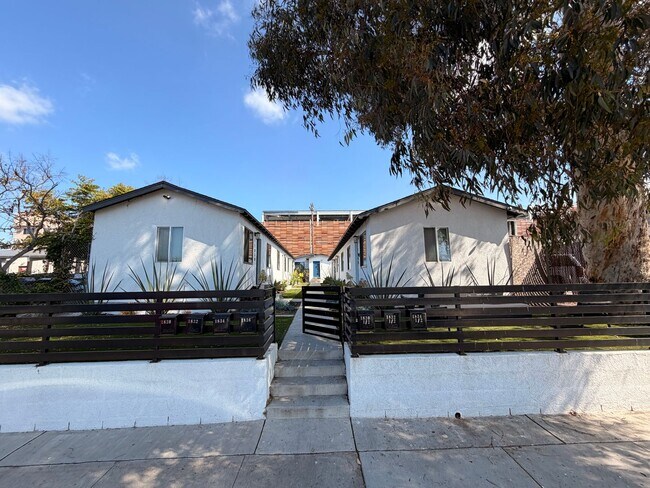 Building Photo - 1830-36 Newton Ave