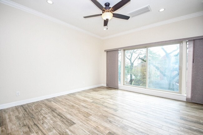 Building Photo - 710 Stanford St