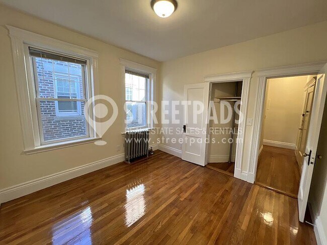 Building Photo - 1 bedroom in Boston MA 02215